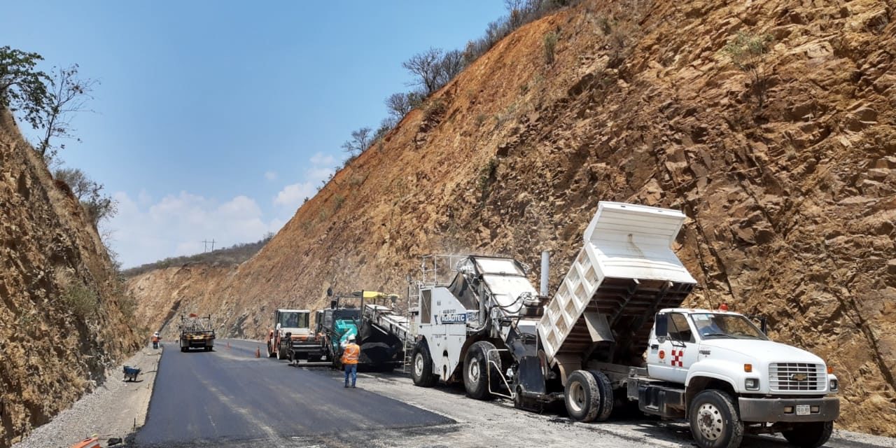 Avanzan los trabajos en la Autopista Barranca Larga-Ventanilla en Oaxaca