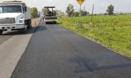 Dan mantenimiento a infraestructura carretera en Guanajuato