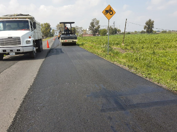 Dan mantenimiento a infraestructura carretera en Guanajuato