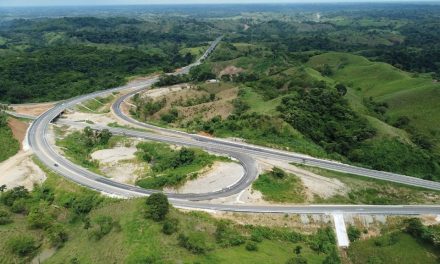 Entregan infraestructura carretera en beneficio de tres estados del sureste mexicano