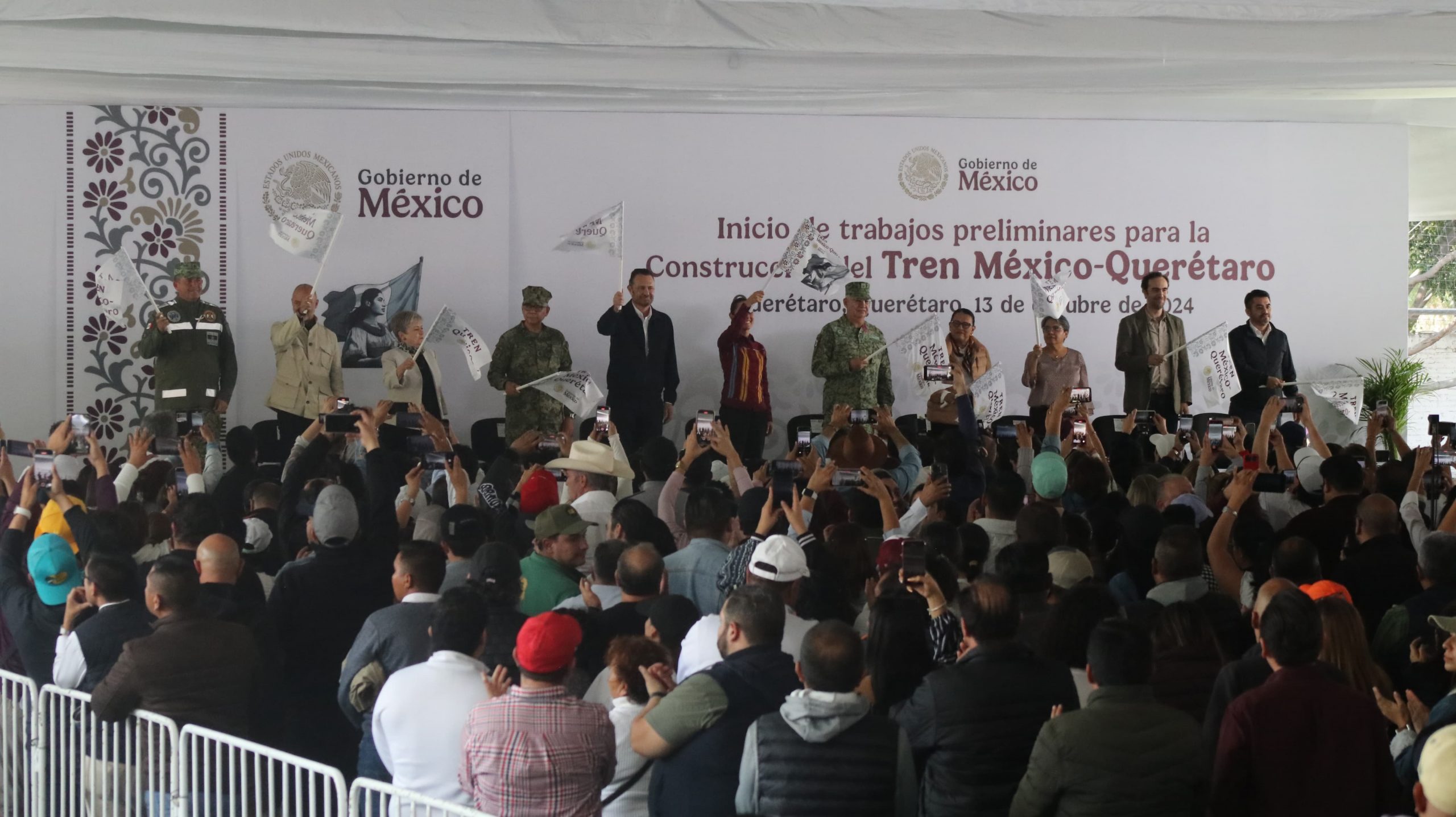 objetivo construir más de tres mil km de vías ferroviarias para pasajeros