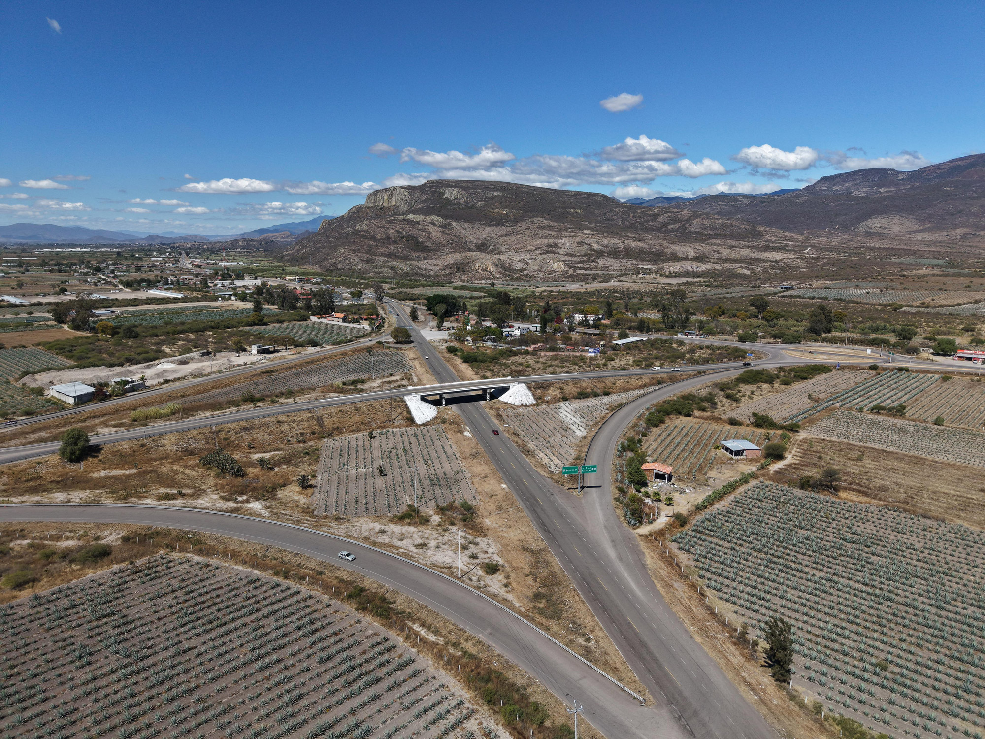 Entregan último tramo de la carretera Mitla – Tehuantepec
