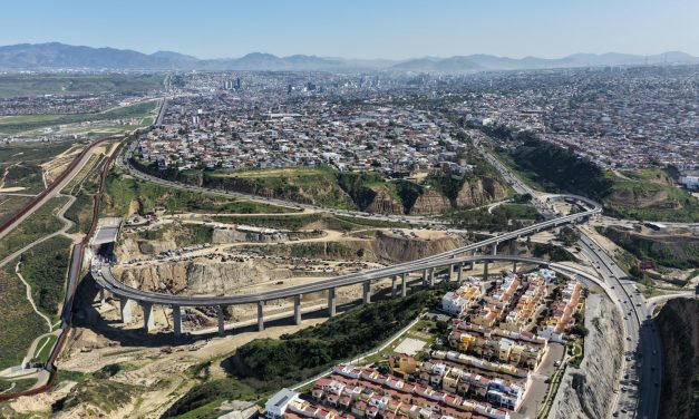 Entregan primera etapa del Viaducto Elevado de Tijuana